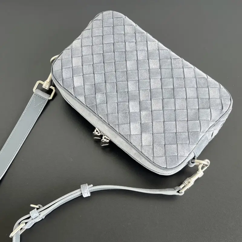 Bottega Veneta Сумка 24 см кожаная женская — Фото 4