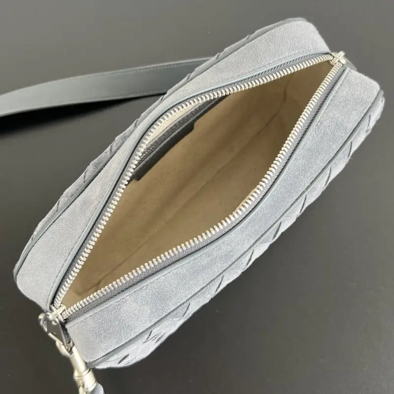 Bottega Veneta Сумка 24 см кожаная женская — Фото 5