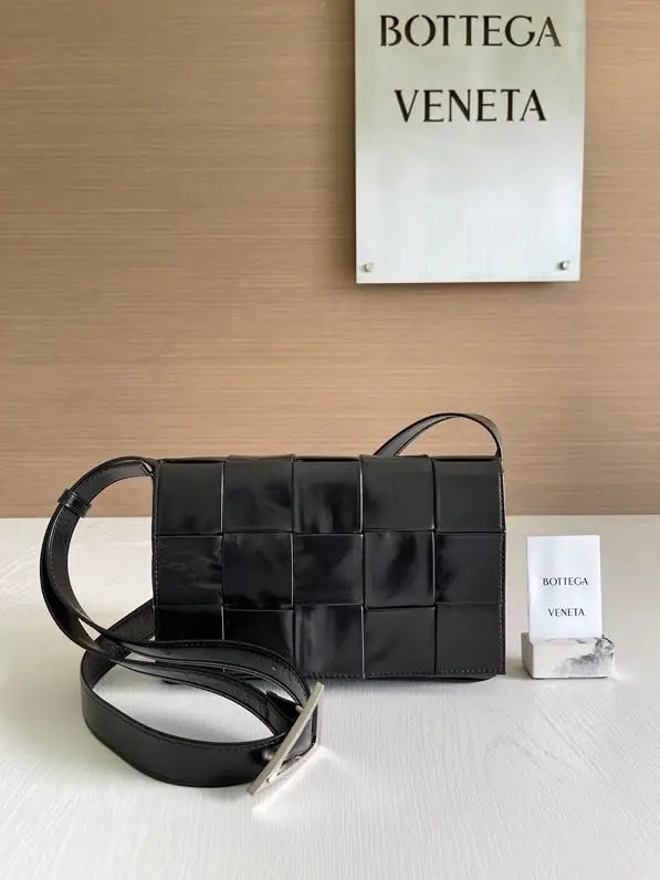 Bottega Veneta — A bag Cassette leather 23 cm