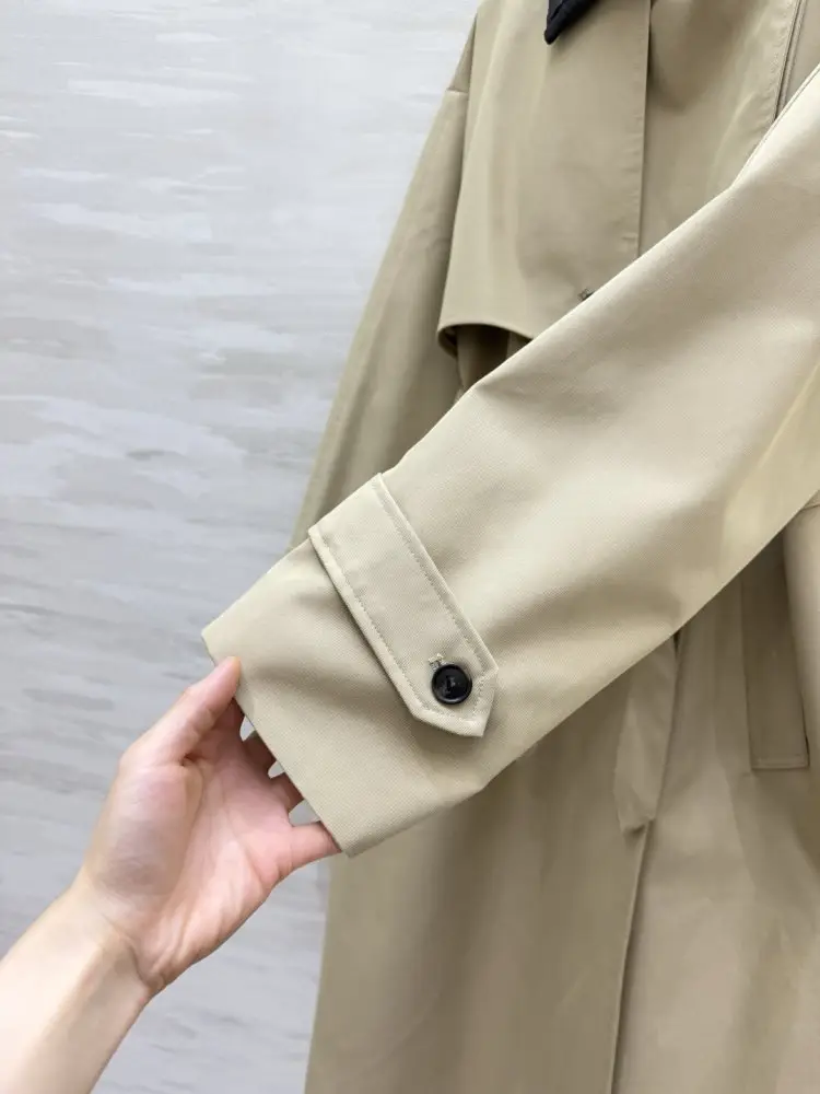 Bottega Veneta A long trench from braided leather collar — Photo 5