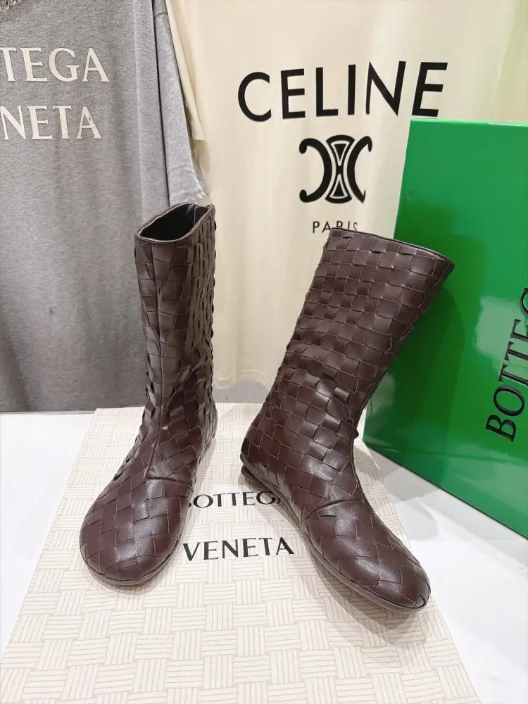 Bottega Veneta — Ботильйони BV Atomic на плоскою підошві з круглим каблуком