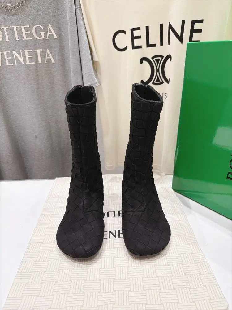 Bottega Veneta Ботильйони BV Atomic на плоскою підошві з круглим каблуком — Фото 2