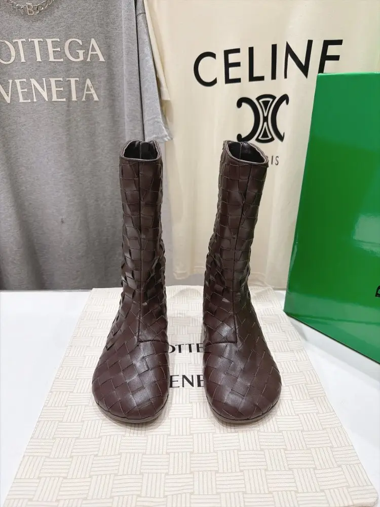 Bottega Veneta Ankle boots BV Atomic on flat soled from round heel — Photo 2