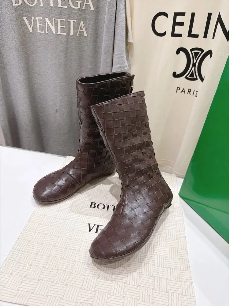 Bottega Veneta Ankle boots BV Atomic on flat soled from round heel — Photo 3