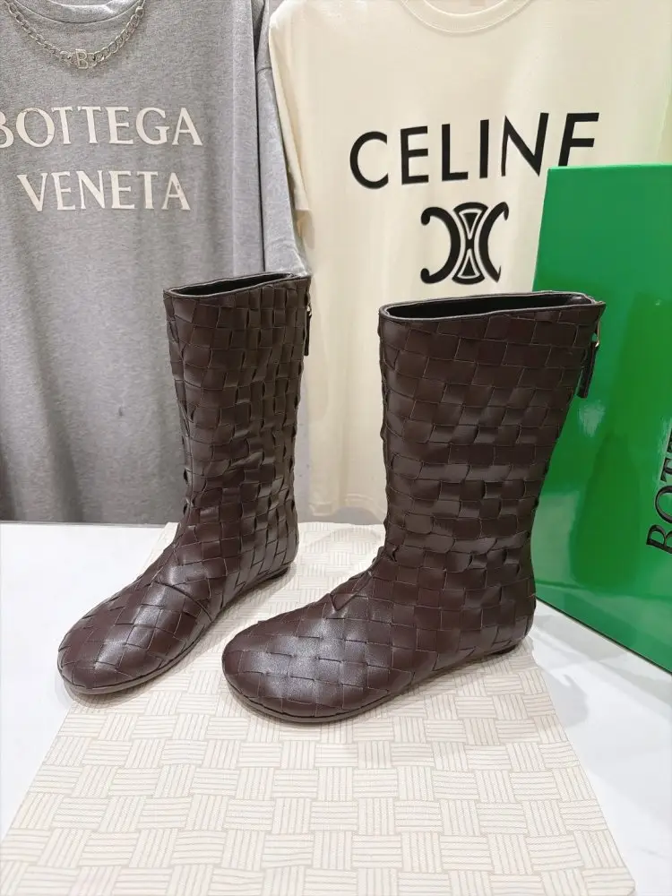Bottega Veneta Ankle boots BV Atomic on flat soled from round heel — Photo 4