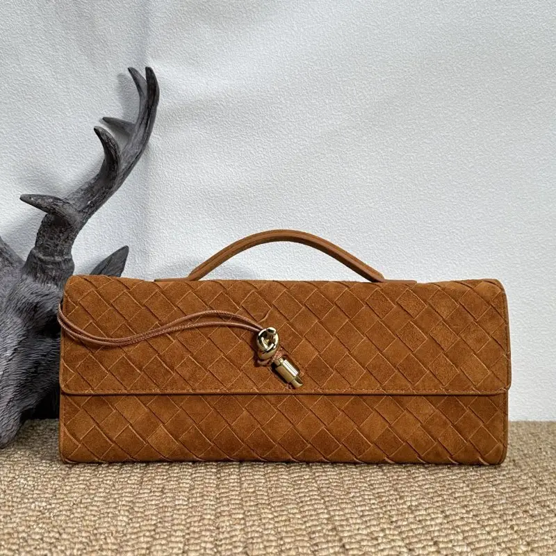 Bottega Veneta — Clutch BV Andiamo Slouch suede 31 cm
