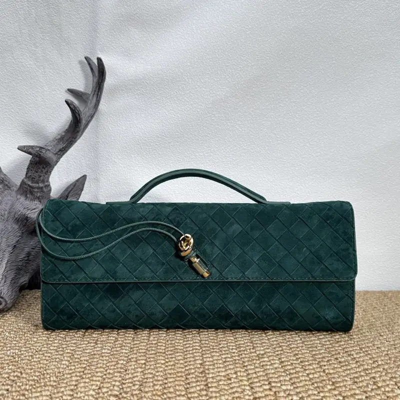 Bottega Veneta Clutch BV Andiamo Slouch suede 31 cm — Photo 1