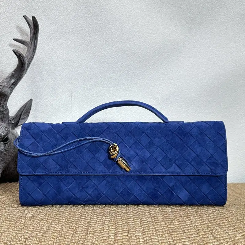 Bottega Veneta — Clutch BV Andiamo Slouch suede 31 cm