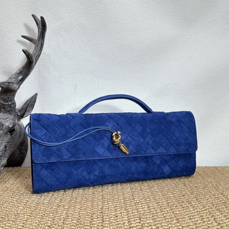 Bottega Veneta Clutch BV Andiamo Slouch suede 31 cm — Photo 2