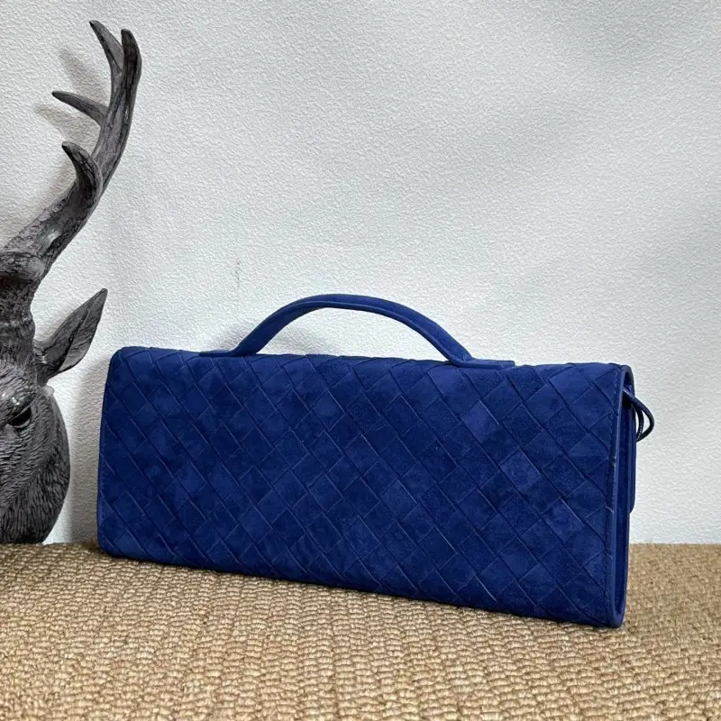 Bottega Veneta Clutch BV Andiamo Slouch suede 31 cm — Photo 3