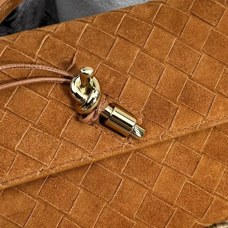 Bottega Veneta Клатч BV Andiamo Slouch замшевая 31 см — Фото 4
