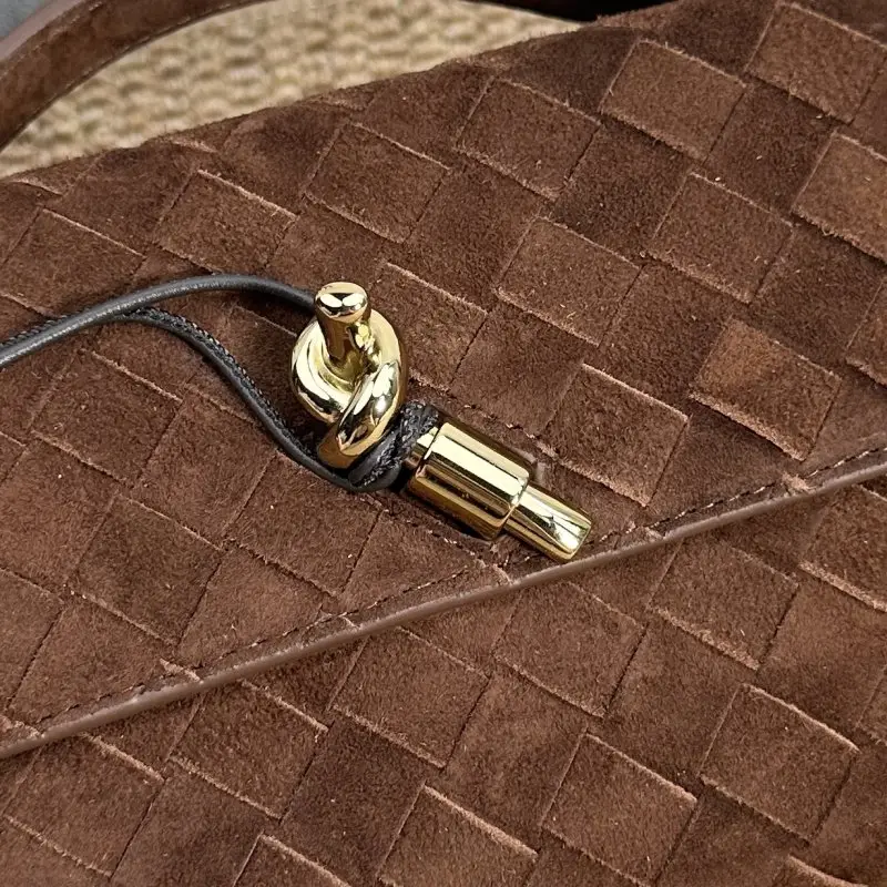 Bottega Veneta Clutch BV Andiamo Slouch suede 31 cm — Photo 4