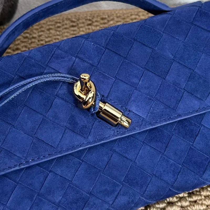 Bottega Veneta Clutch BV Andiamo Slouch suede 31 cm — Photo 4