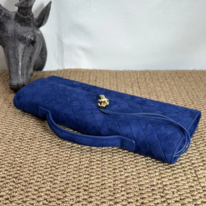 Bottega Veneta Clutch BV Andiamo Slouch suede 31 cm — Photo 5