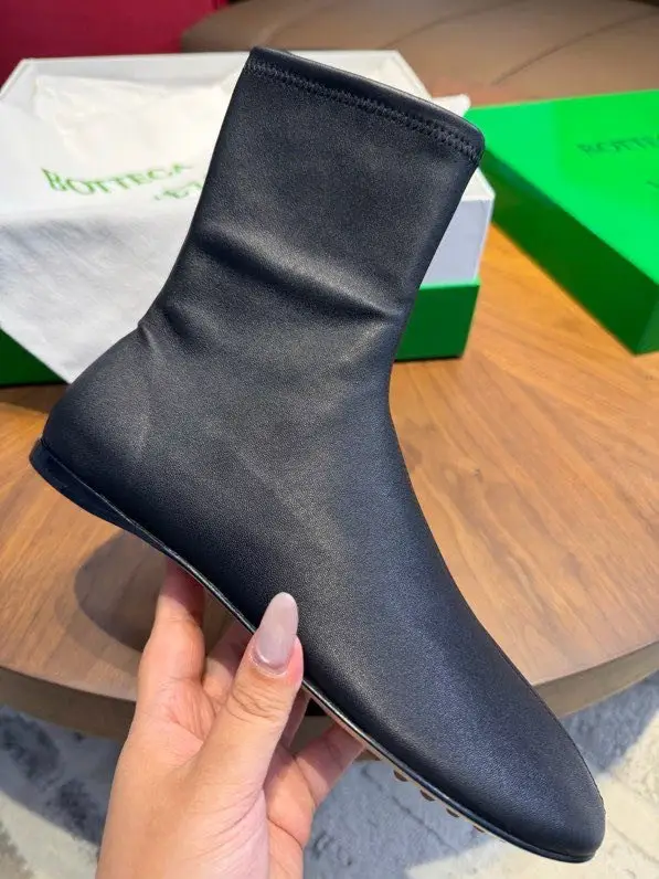Bottega Veneta Elastic Ankle boots women's — Photo 2
