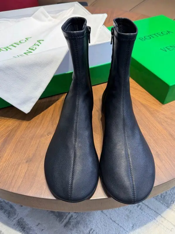 Bottega Veneta Elastic Ankle boots women's — Photo 3