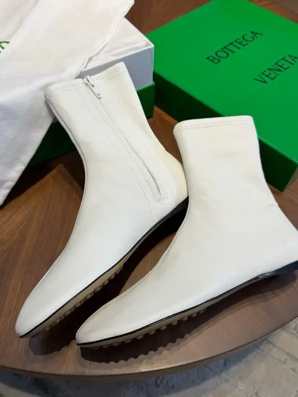Bottega Veneta Elastic Ankle boots women's — Photo 4