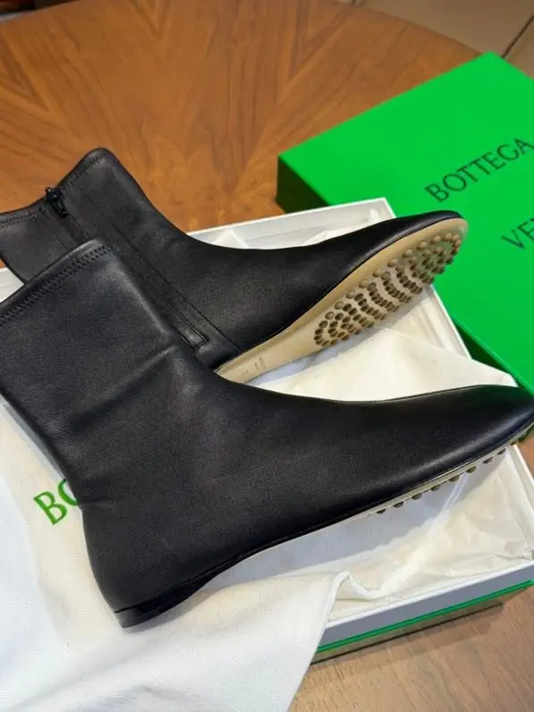 Bottega Veneta Elastic Ankle boots women's — Photo 4