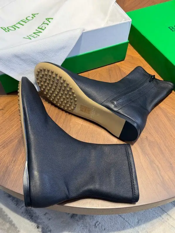 Bottega Veneta Elastic Ankle boots women's — Photo 5