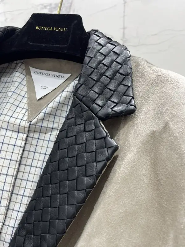 Bottega Veneta Jacket suede women's — Photo 3