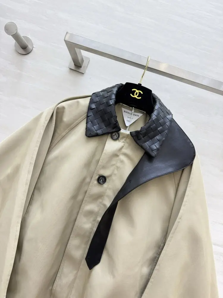 Bottega Veneta Куртка женская — Фото 2