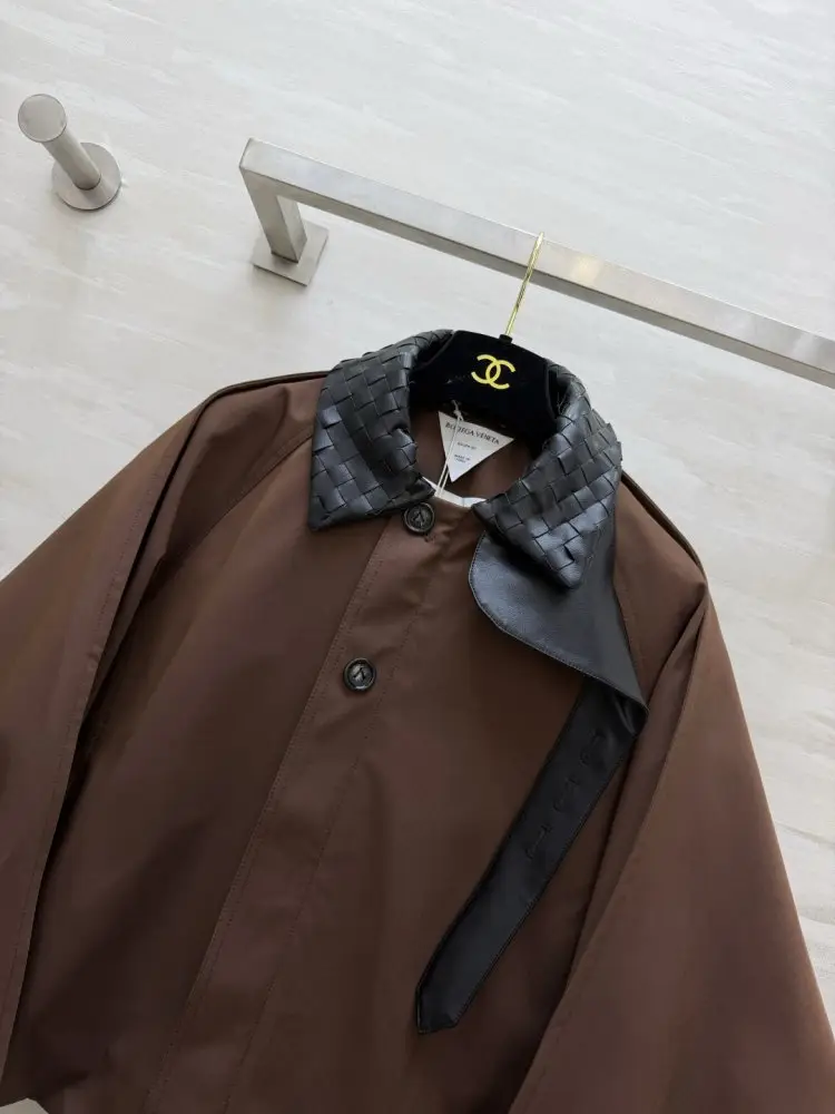 Bottega Veneta Куртка жіноча — Фото 3