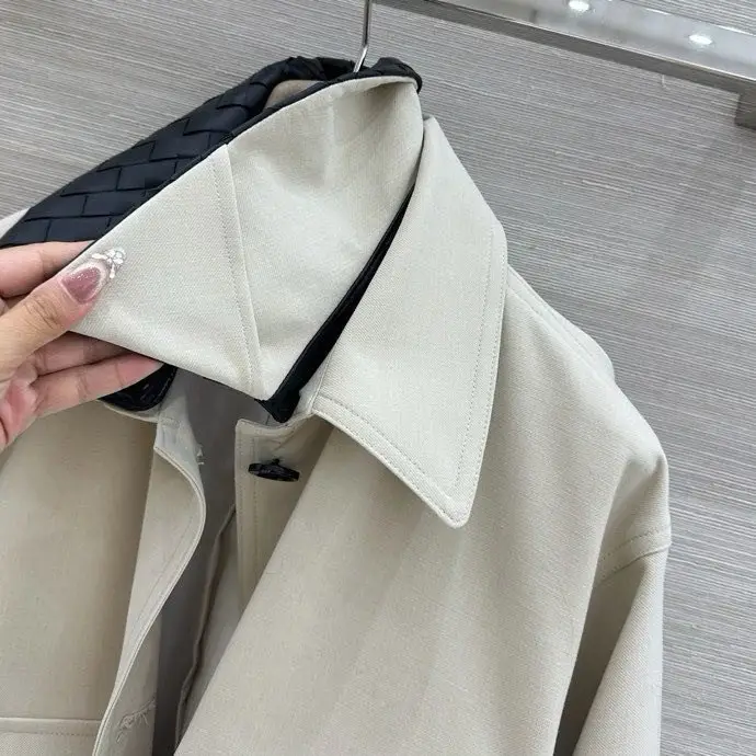 Bottega Veneta Куртка женская — Фото 4