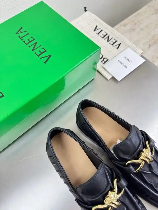 Bottega Veneta Лоферы жіночі — Фото 2