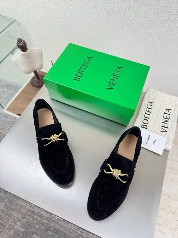 Bottega Veneta Лоферы жіночі — Фото 3