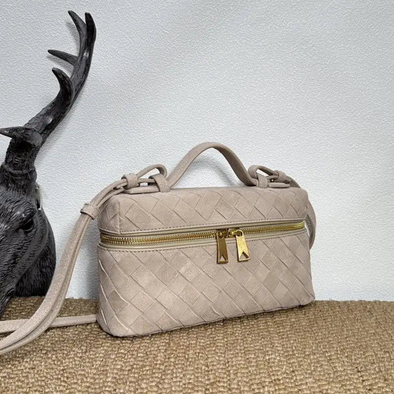 Bottega Veneta Мини-сумочка BV Vanity плетеная замшевая 22 см — Фото 2