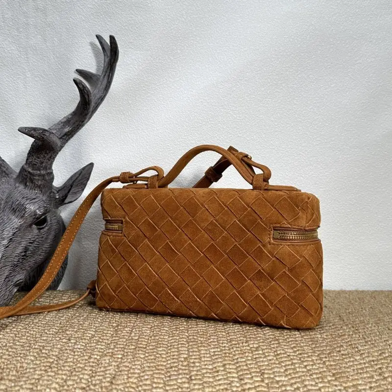 Bottega Veneta Мини-сумочка BV Vanity плетеная замшевая 22 см — Фото 3