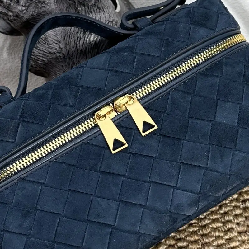 Bottega Veneta Mini-handbag BV Vanity wicker suede 22 cm — Photo 4