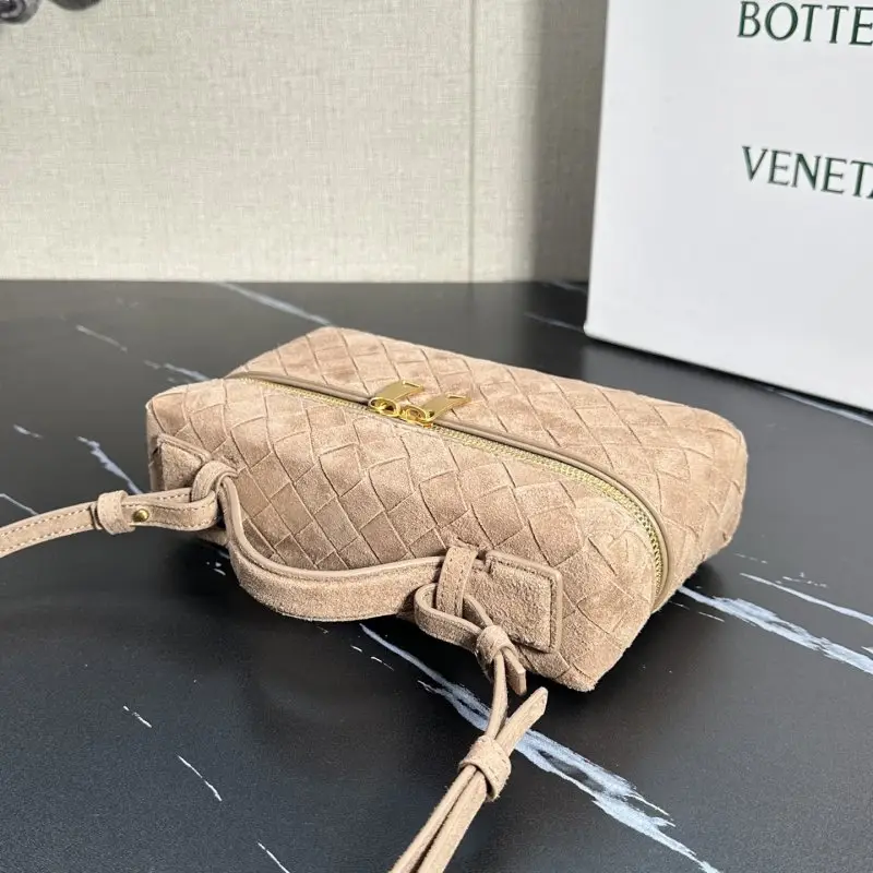 Bottega Veneta Mini-handbag BV Vanity wicker suede 22 cm — Photo 5