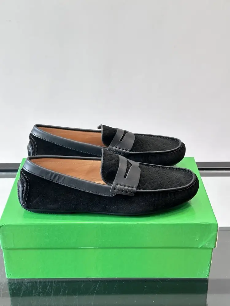 Bottega Veneta — Мокасини чоловічі шкіряні