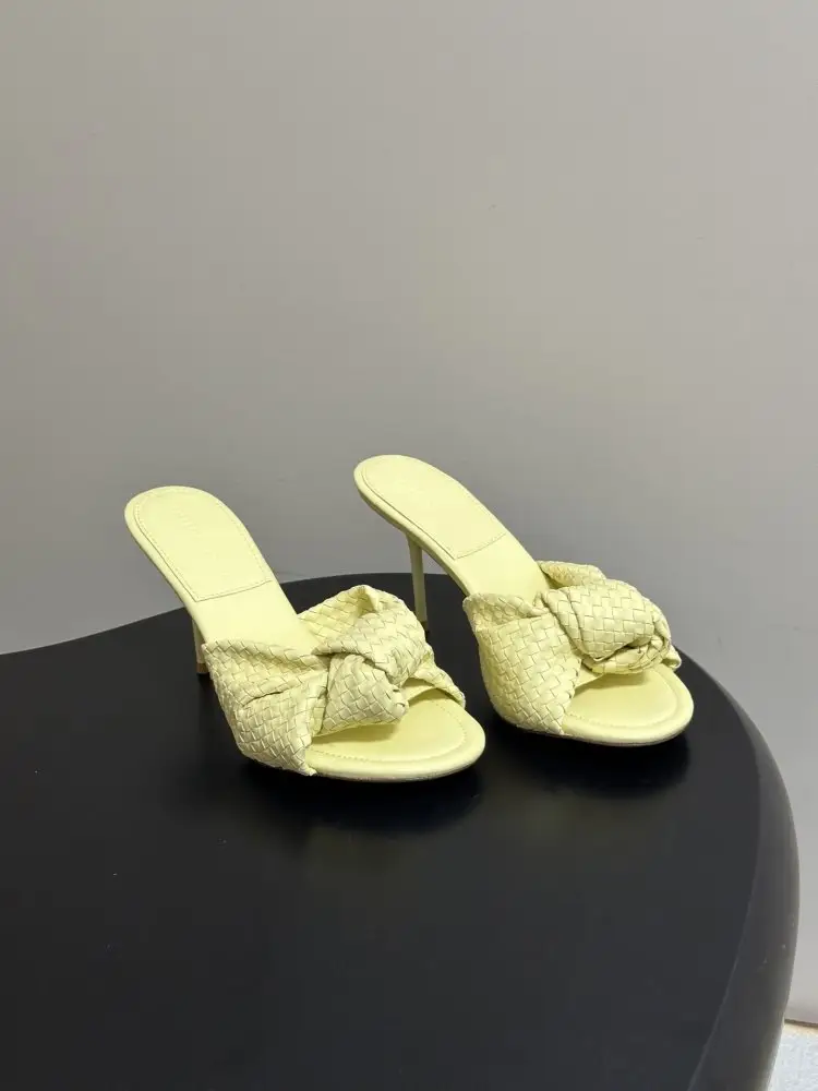 Bottega Veneta — Sandals