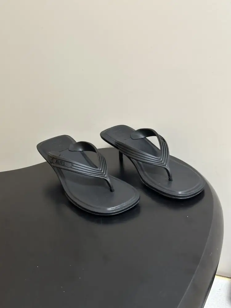 Bottega Veneta — Sandals