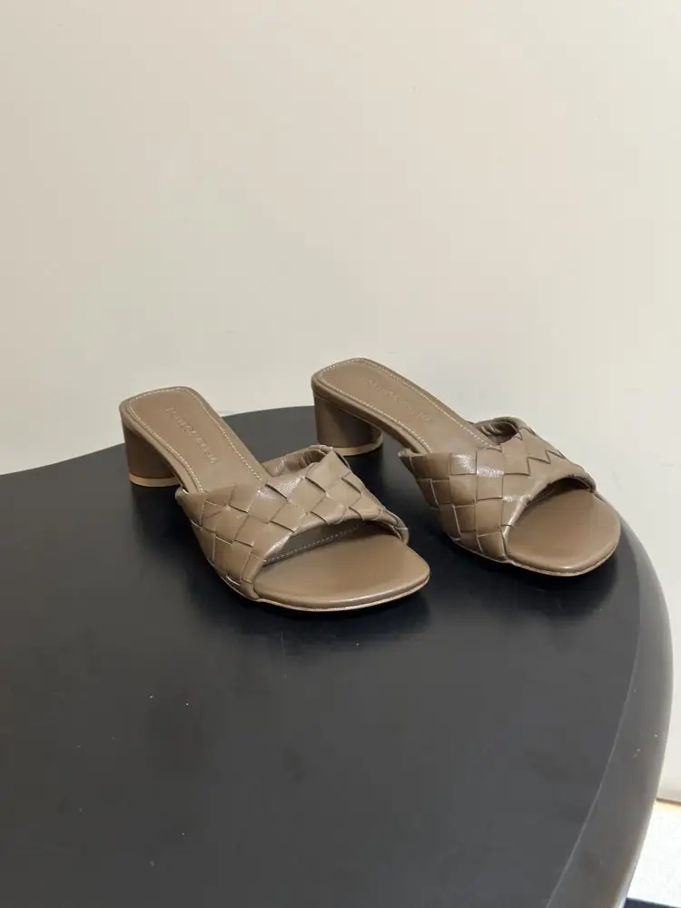 Bottega Veneta — Sandals