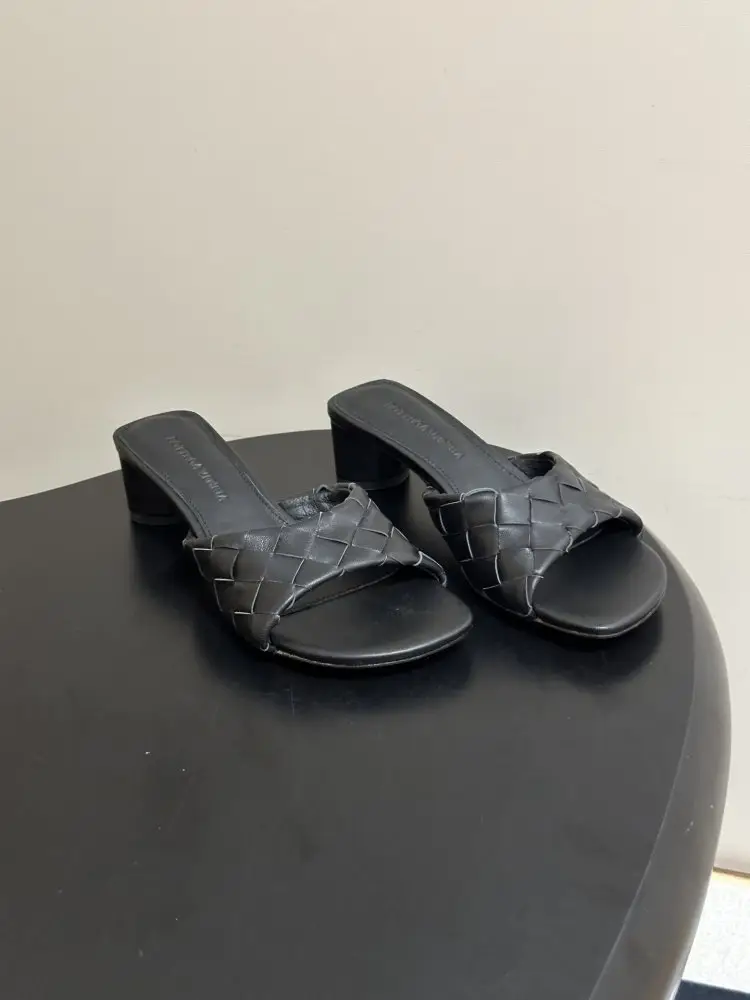Bottega Veneta — Босоніжки