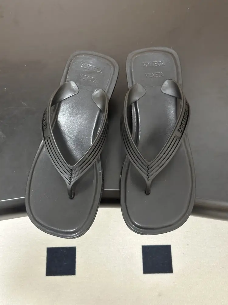 Bottega Veneta Sandals — Photo 2
