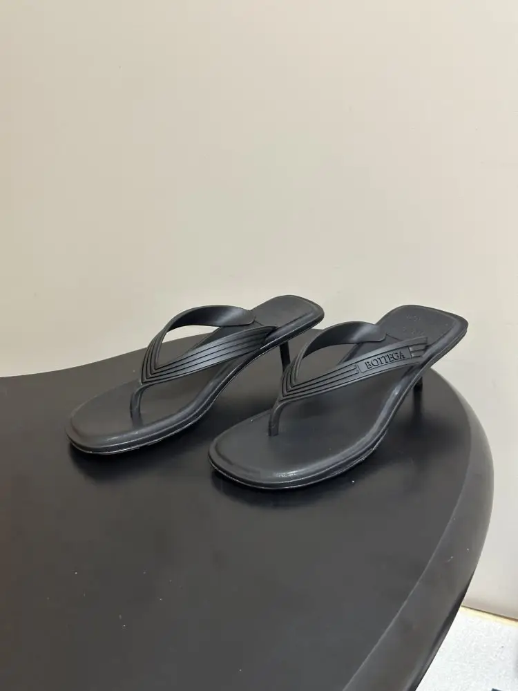 Bottega Veneta Sandals — Photo 3
