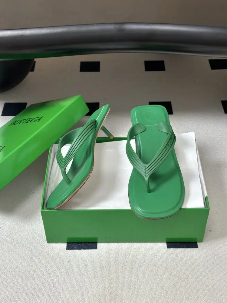 Bottega Veneta Sandals — Photo 4