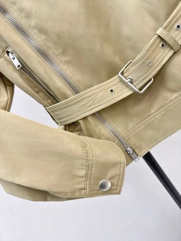 Bottega Veneta Short trench from collar-reception — Photo 3