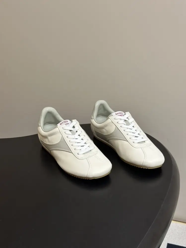 Bottega Veneta — Кросівки жіночі