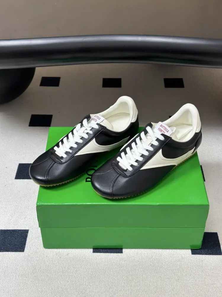 Bottega Veneta Sneakers women's — Photo 4