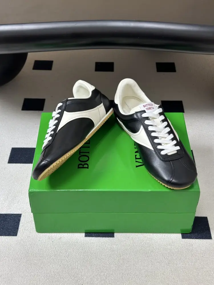 Bottega Veneta Sneakers women's — Photo 5