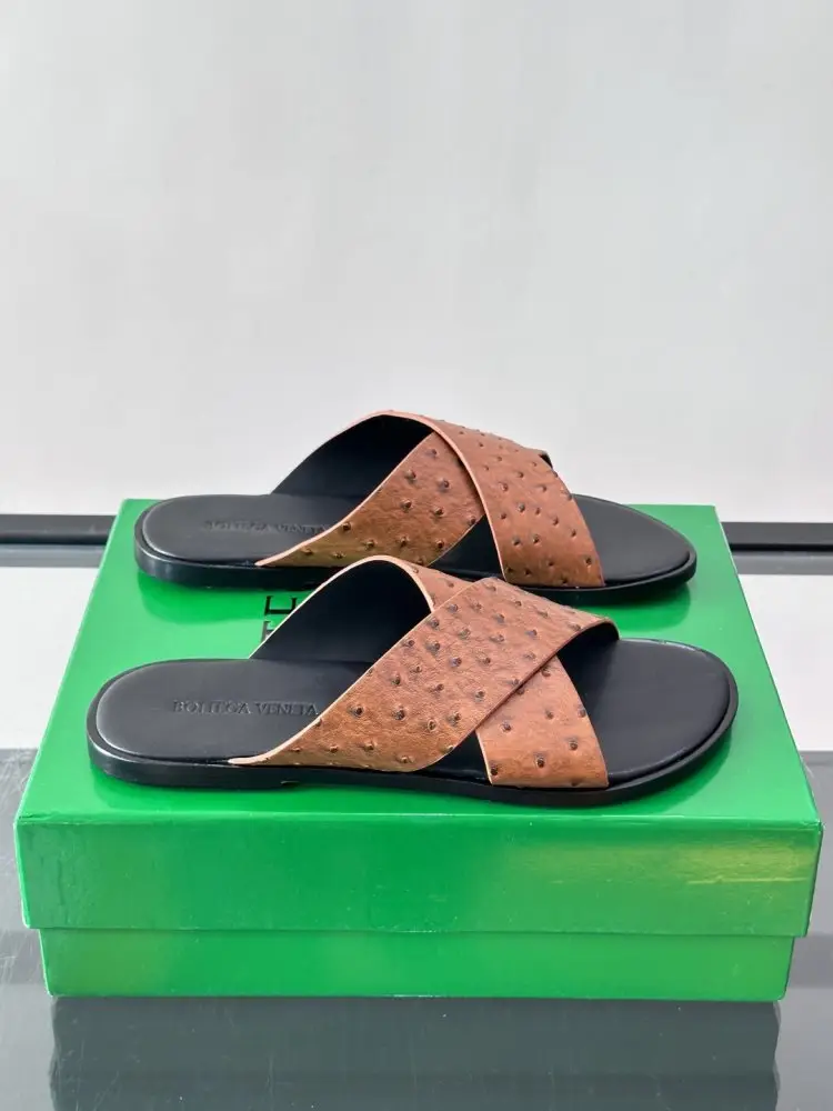Bottega Veneta — Шльопанці чоловічі