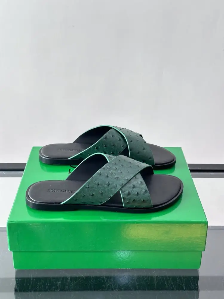 Bottega Veneta — Шльопанці чоловічі