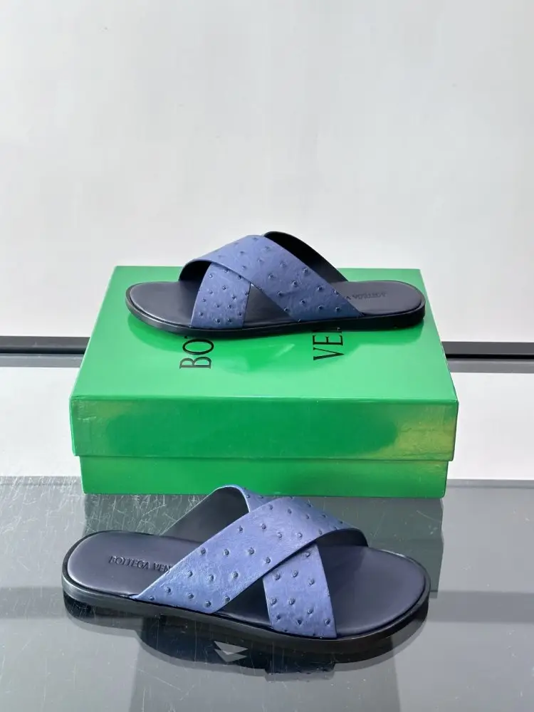 Bottega Veneta Шльопанці чоловічі — Фото 4