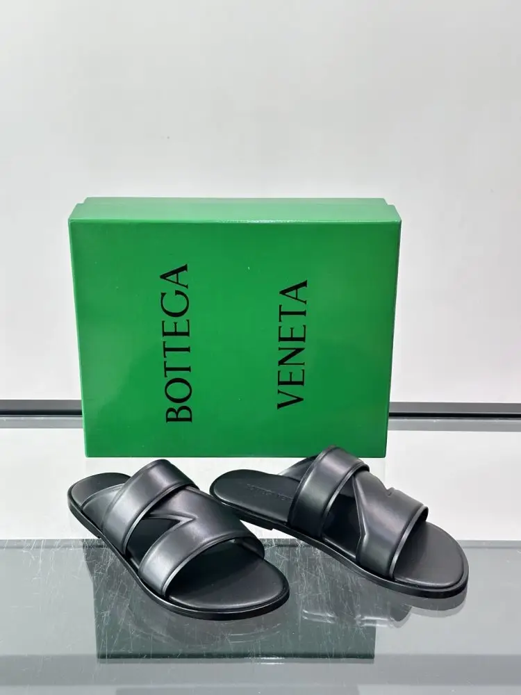 Bottega Veneta Шльопанці чоловічі — Фото 5