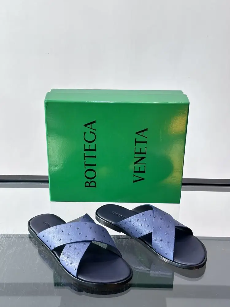 Bottega Veneta Шльопанці чоловічі — Фото 5